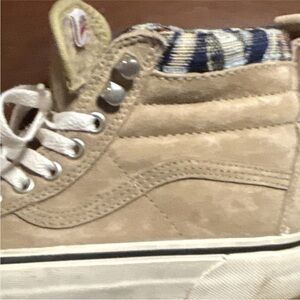 Vans Tan Sherpa lined High Top Size 8